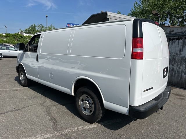 Used 2021 Chevrolet Express 2500 w/ Driver Convenience Package RWD image 4