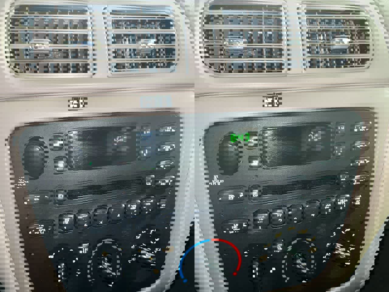 Used 2005 Ford Taurus SE image 17