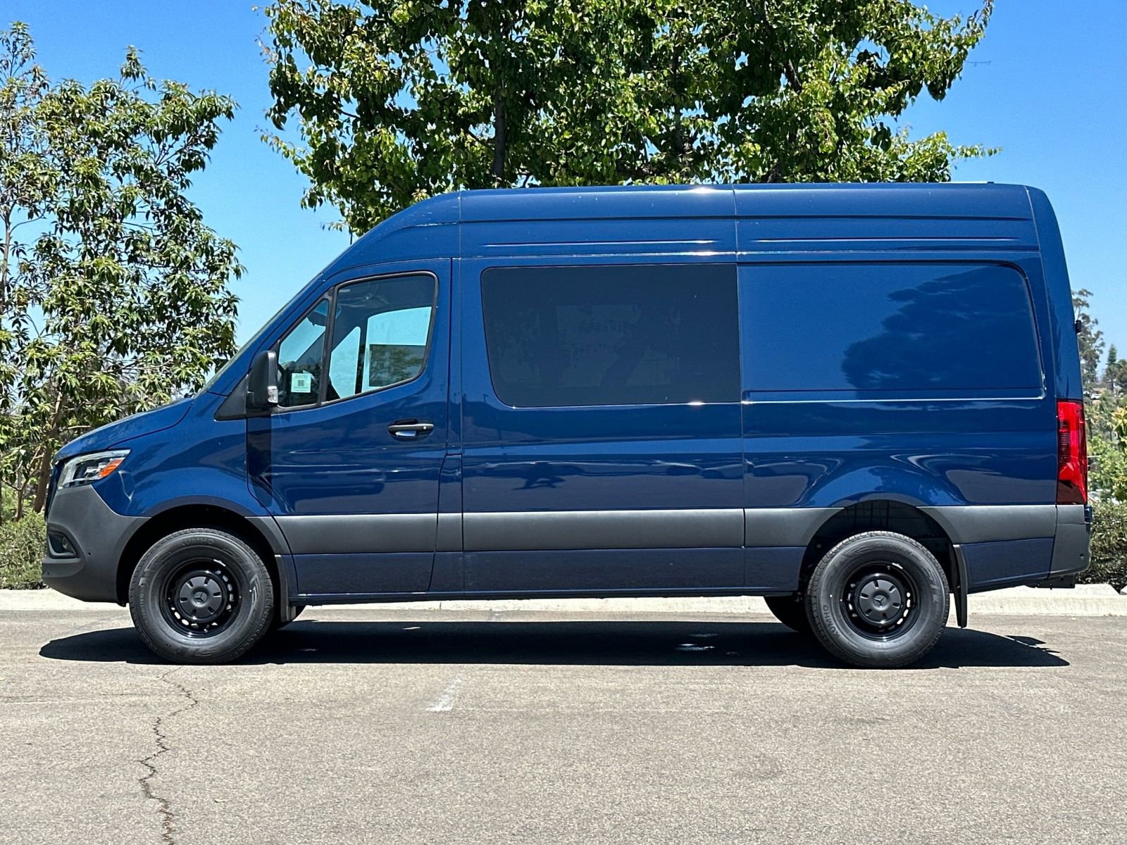 Used 2024 Mercedes-Benz Sprinter 2500 image 6