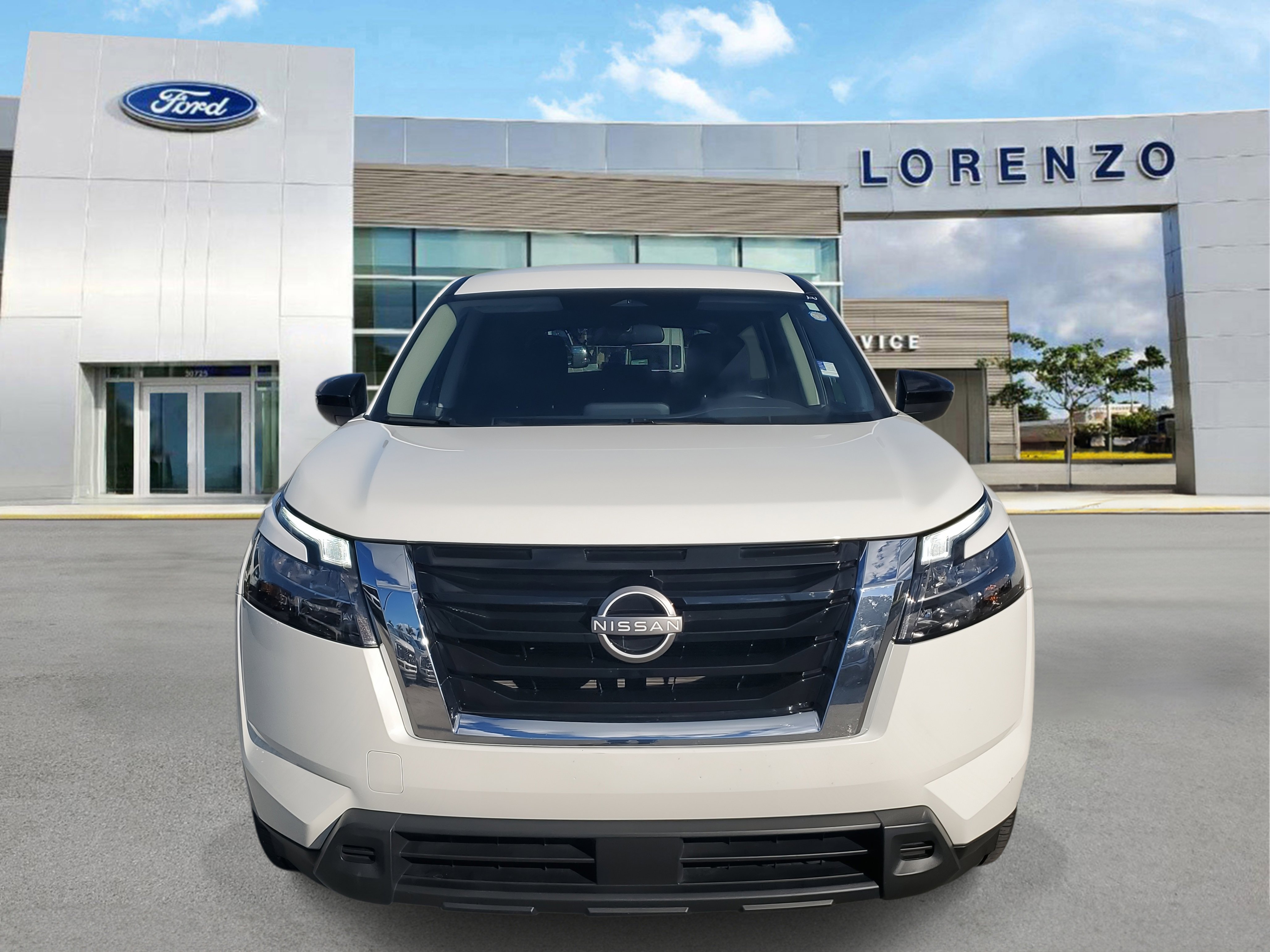 Used 2024 Nissan Pathfinder S image 2