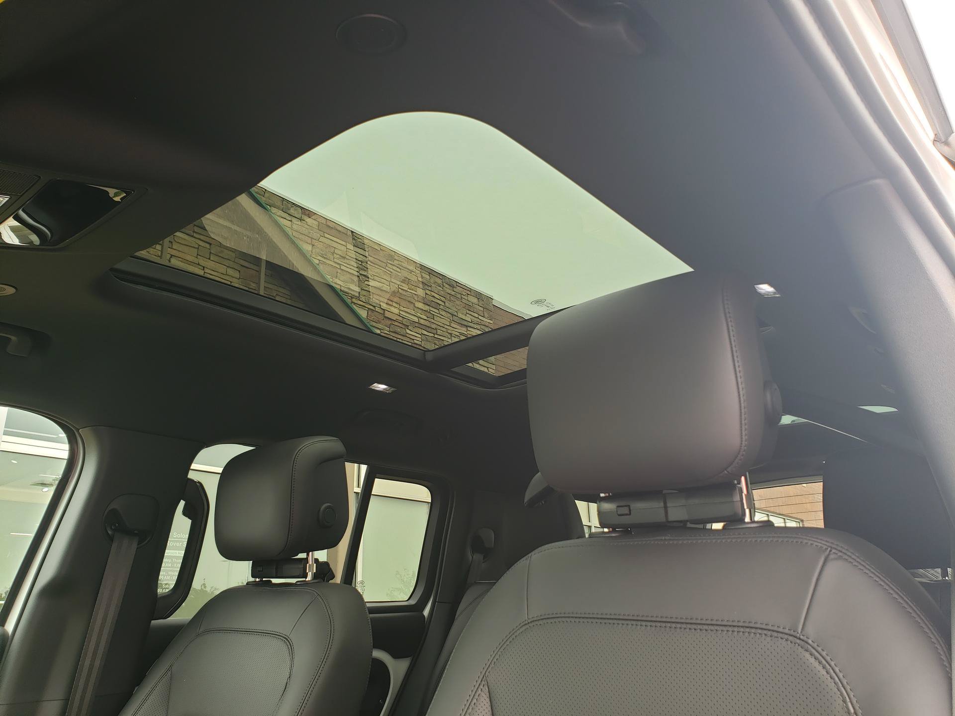 New 2026 Land Rover Defender 130 X-Dynamic SE AWD/4WD image 21