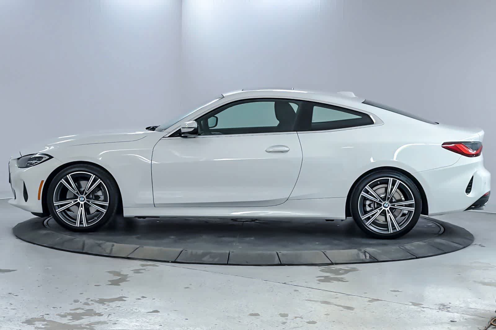 Used 2024 BMW 430i Coupe w/ Convenience Package RWD image 5