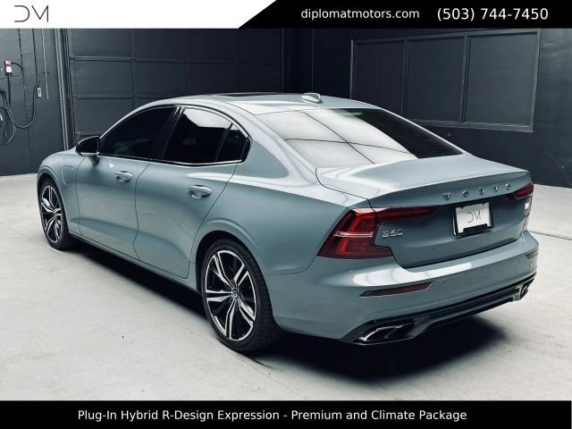 Used 2022 Volvo S60 T8 R-Design Expression w/ Premium Package AWD/4WD image 5