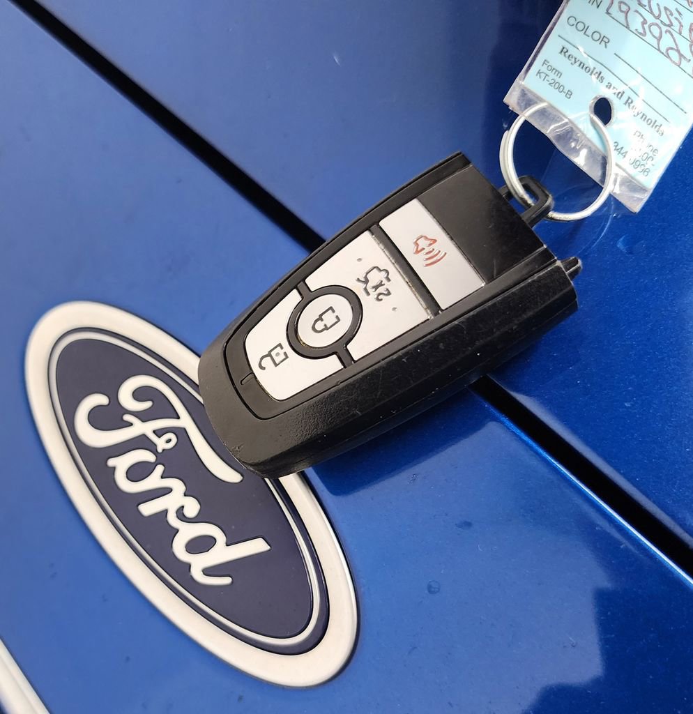 Used 2017 Ford Fusion SE FWD image 37