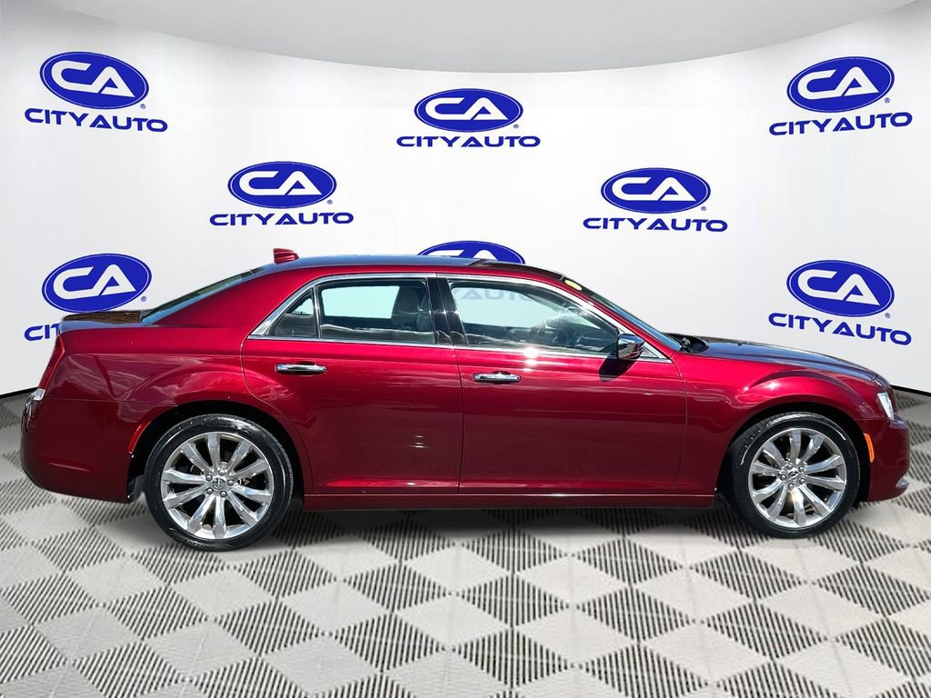Used 2018 Chrysler 300 Limited image 2