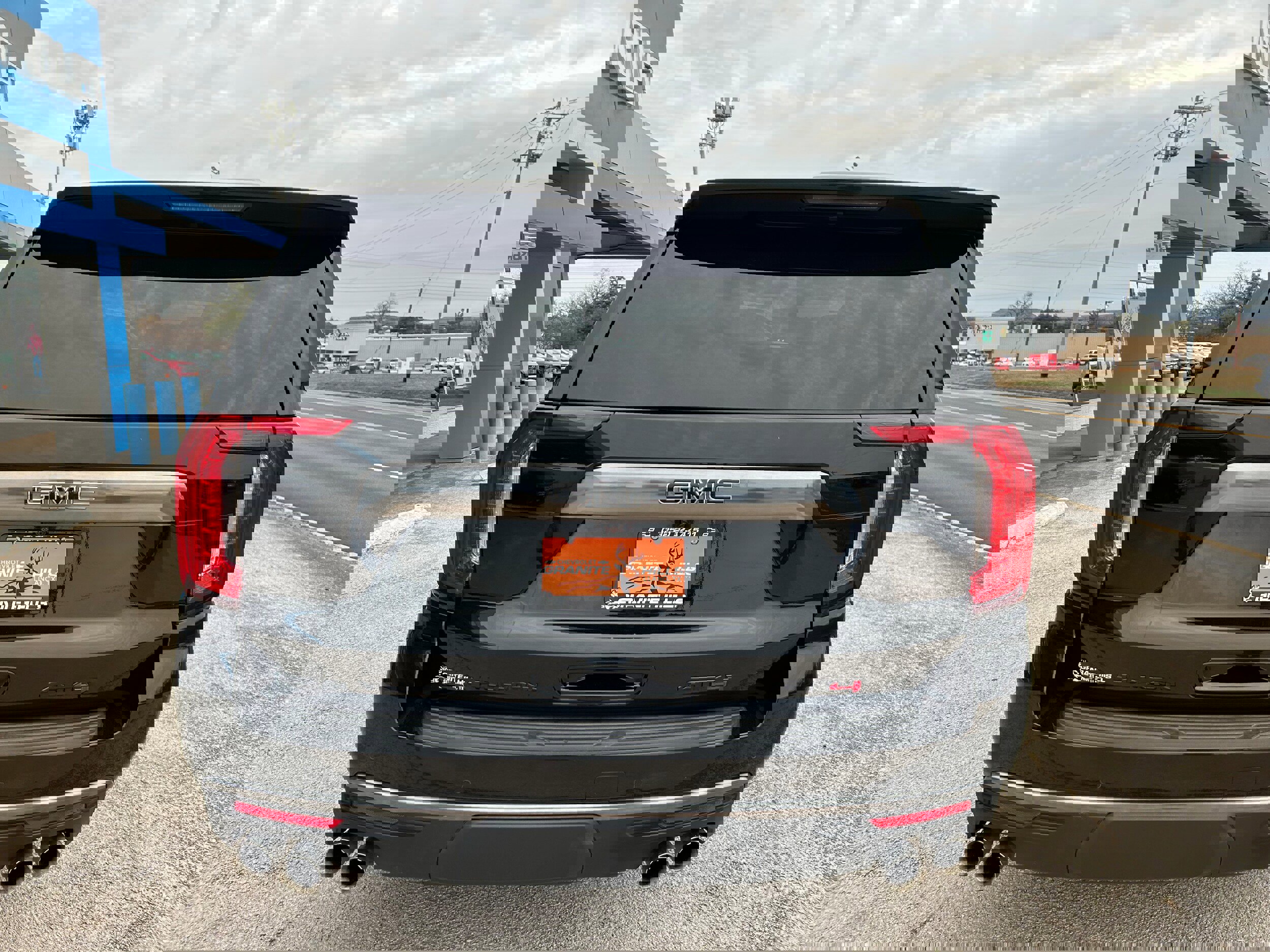 Used 2024 GMC Yukon AT4 w/ AT4 Premium Plus Package AWD/4WD image 10