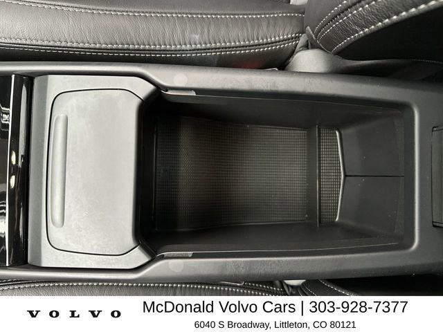 Certified 2023 Volvo XC40 B5 Ultimate w/ Protection Package Premier image 21