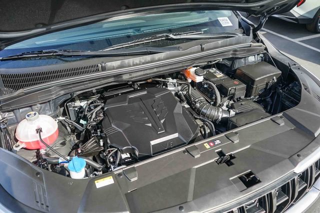 Used 2024 Kia Carnival EX image 28