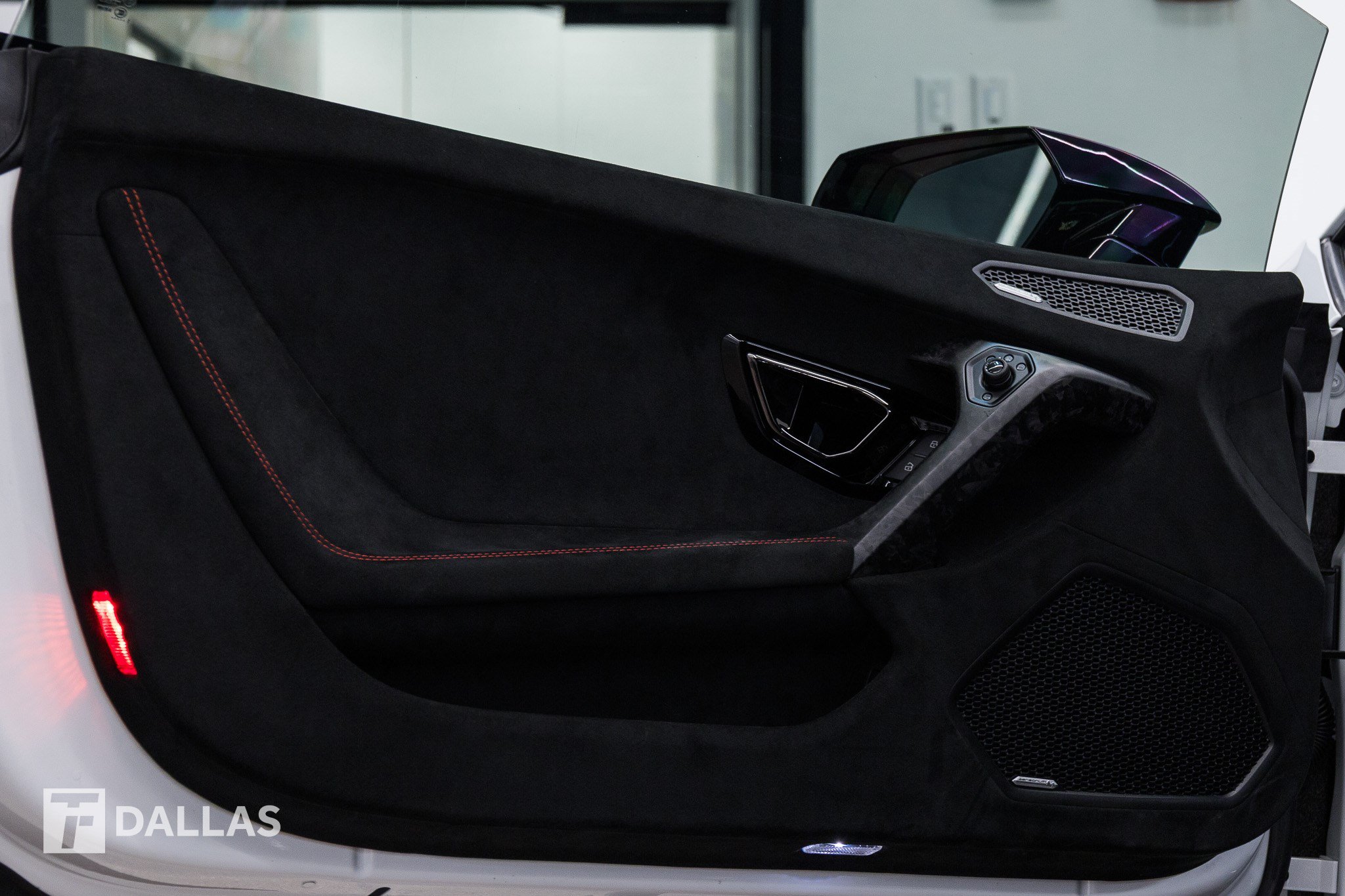 Used 2018 Lamborghini Huracan Performante AWD/4WD image 22