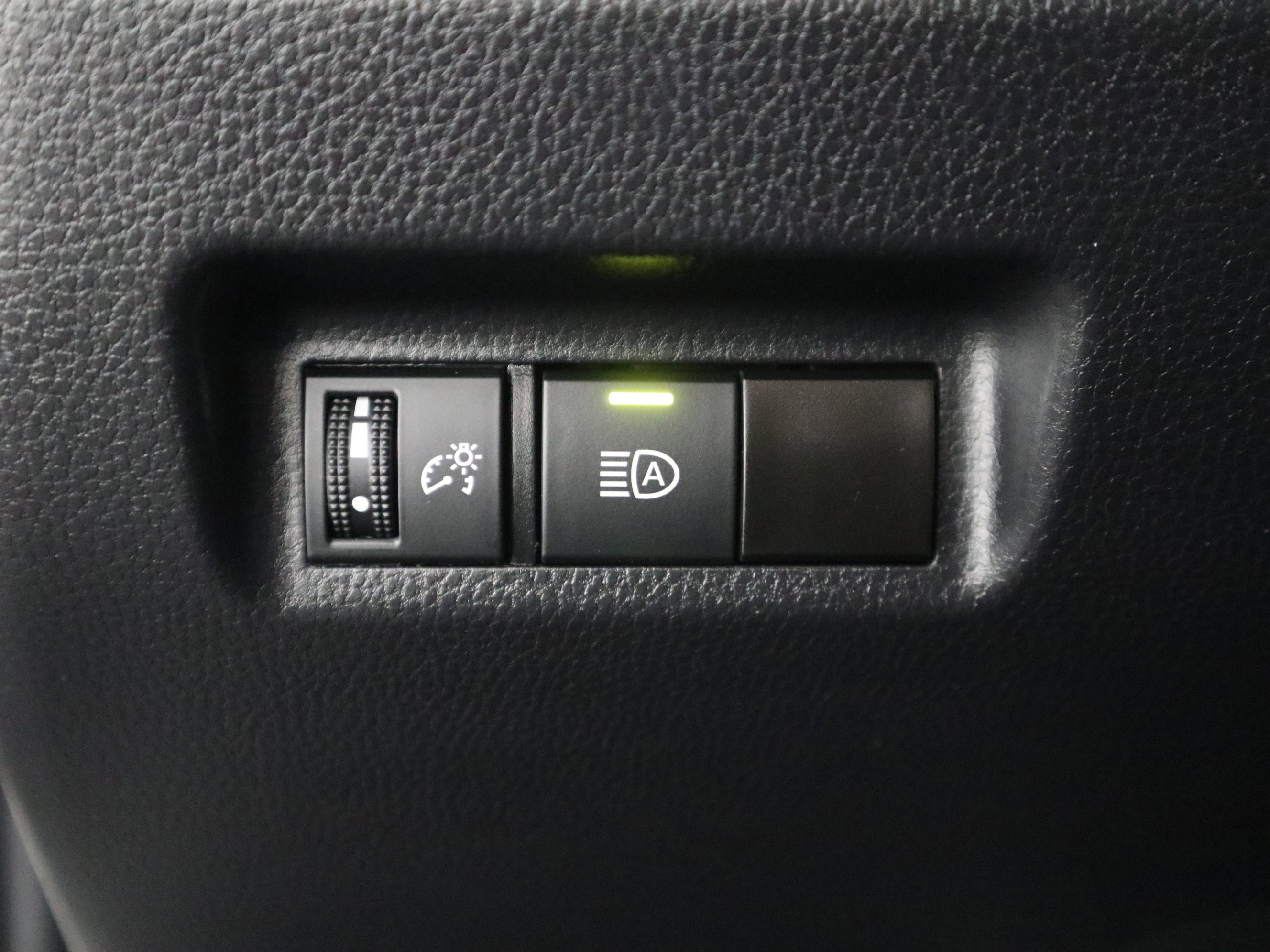 Used 2022 Toyota RAV4 LE image 28