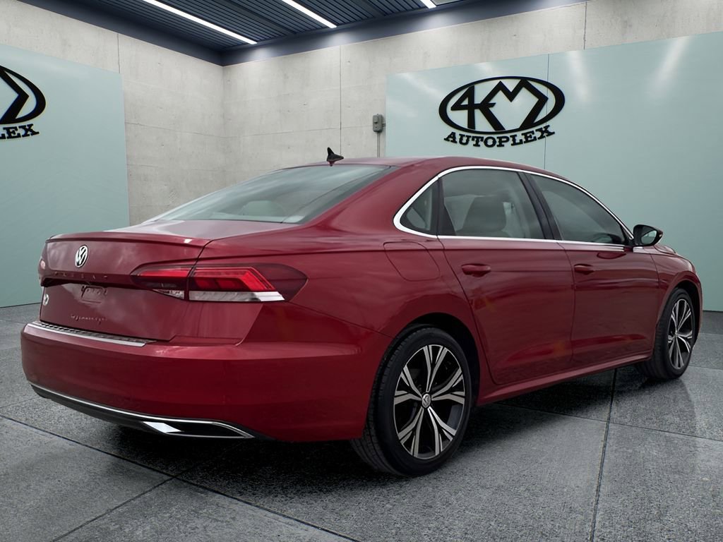 Used 2021 Volkswagen Passat 2.0T SE FWD image 3