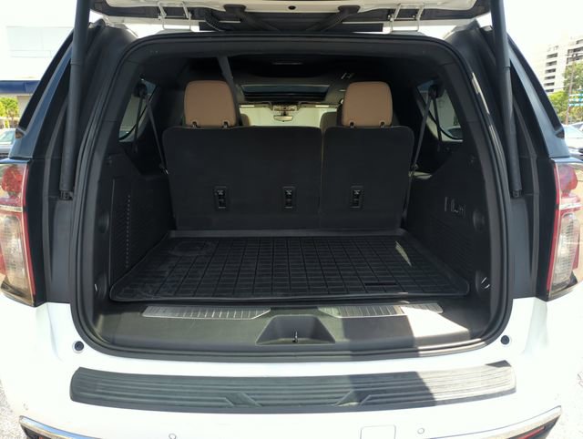 Used 2021 Chevrolet Suburban Premier w/ Premium Package RWD image 31