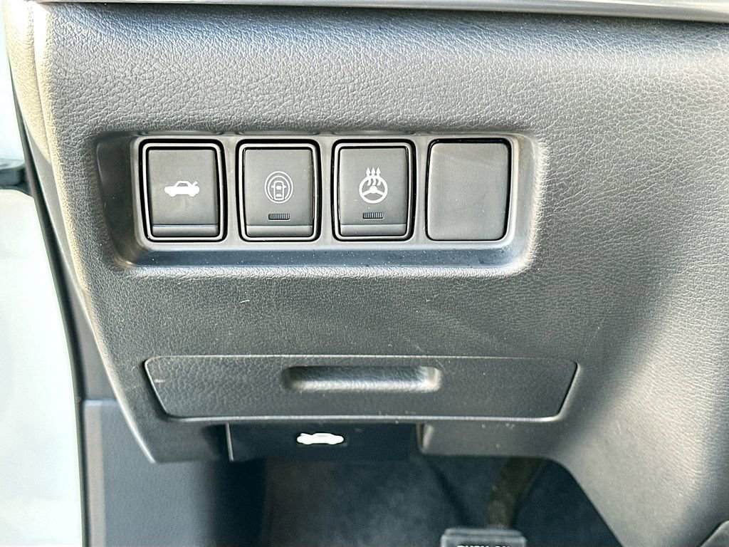 Used 2022 Nissan Maxima SR w/ Sport Mat Group image 10