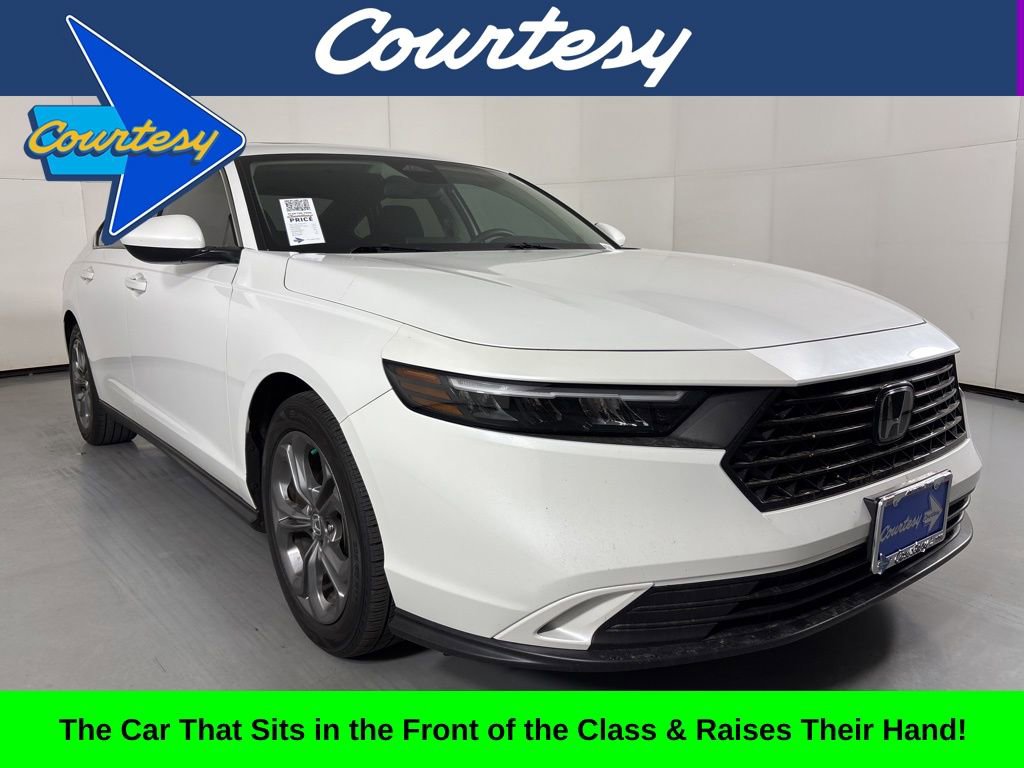 Used 2023 Honda Accord EX image 1
