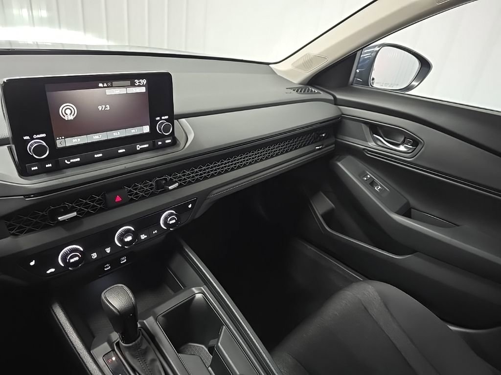 Used 2023 Honda Accord EX image 27