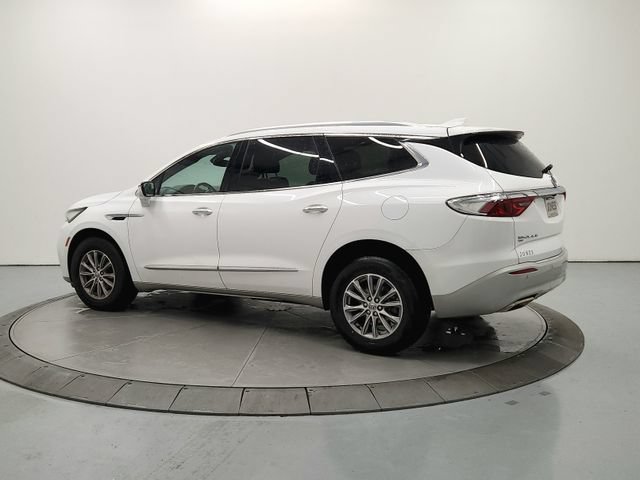 Used 2023 Buick Enclave Essence AWD/4WD image 6