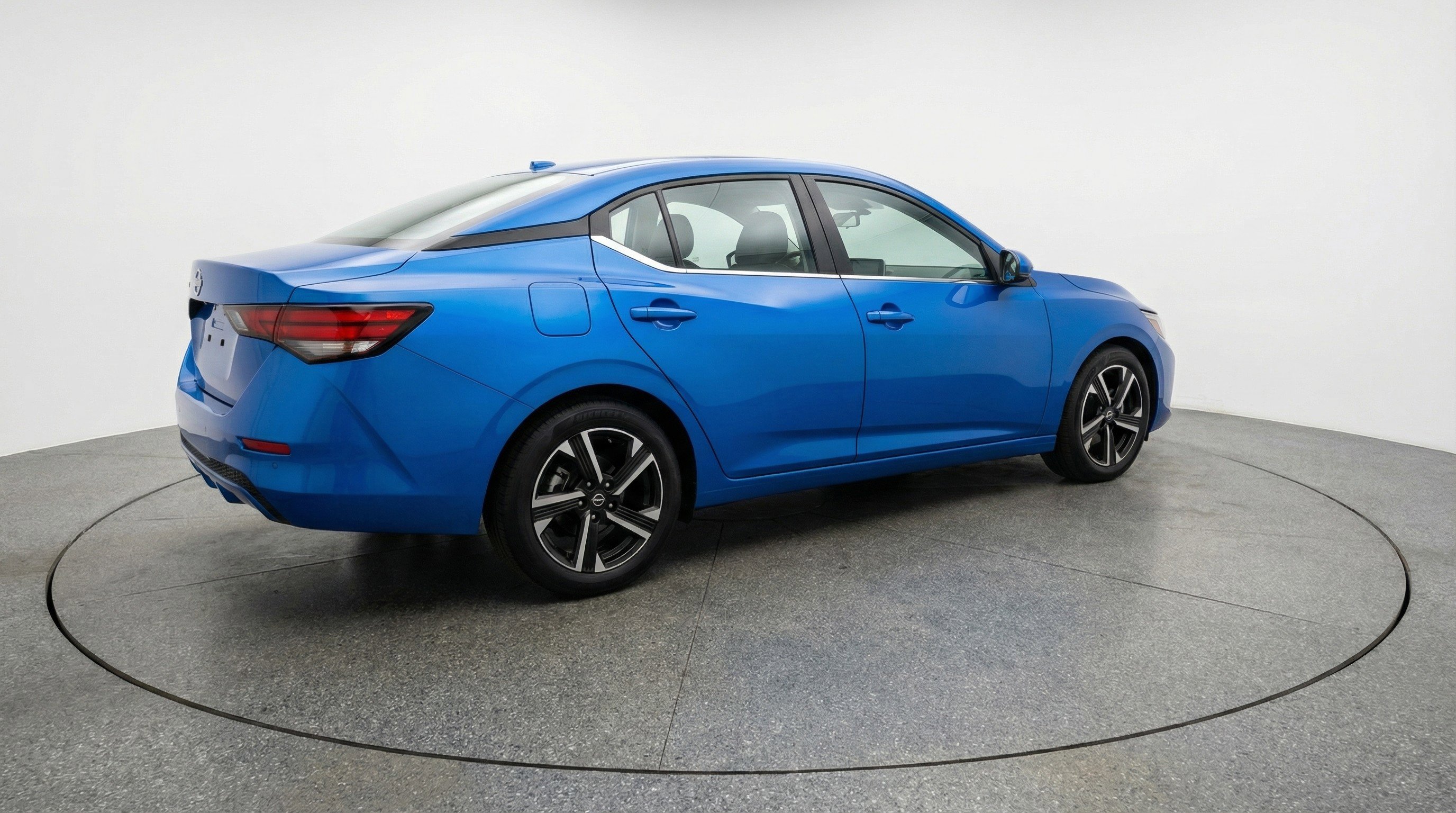 Used 2025 Nissan Sentra SV FWD image 9