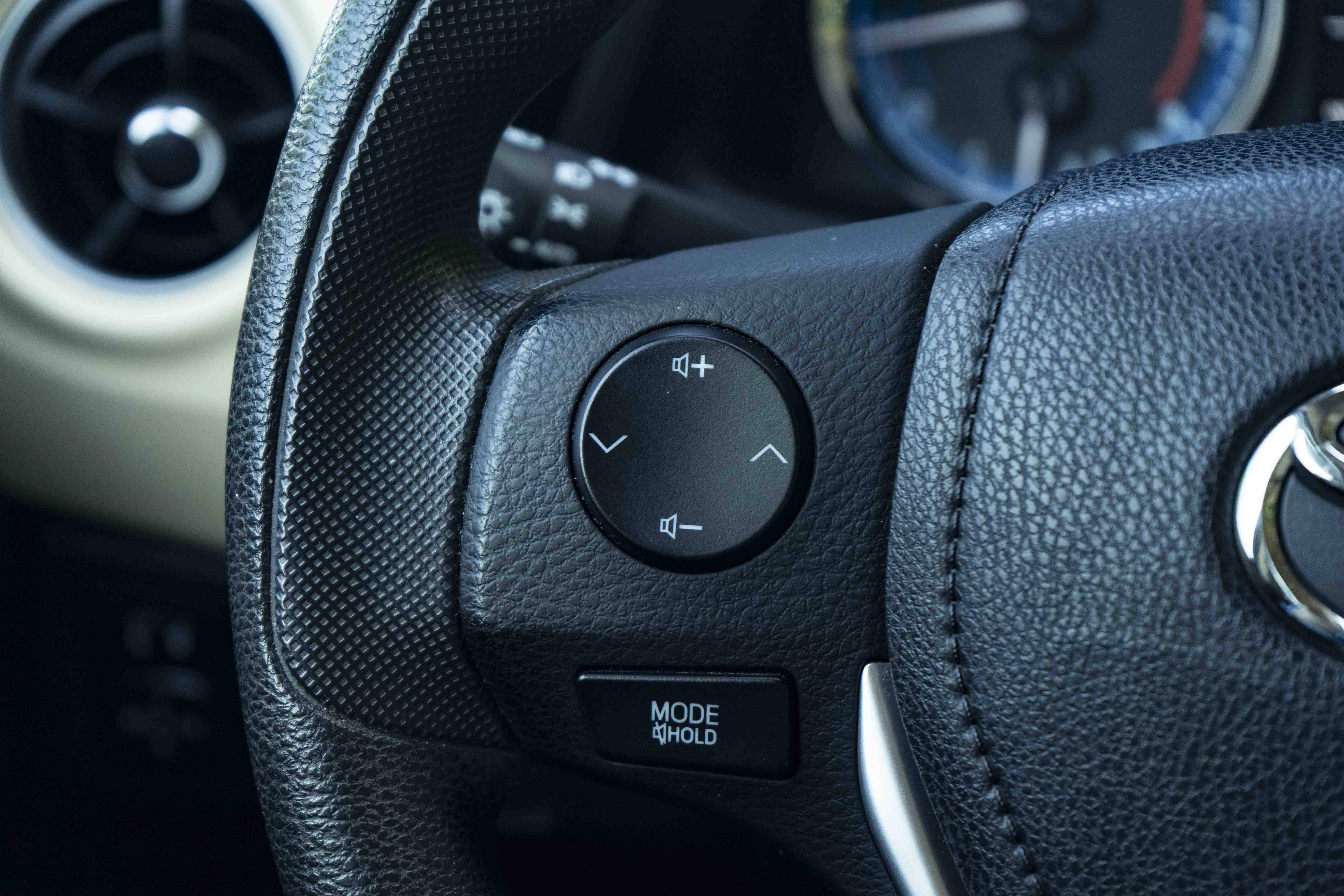 Used 2019 Toyota Corolla SE FWD image 18