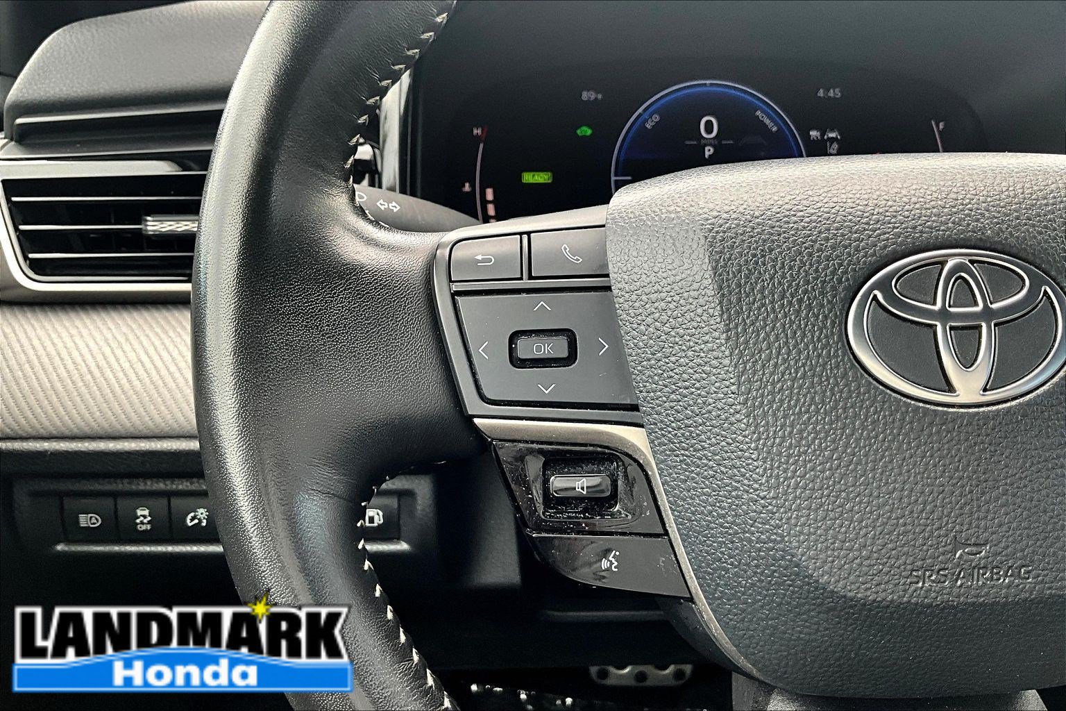 Used 2025 Toyota Camry SE FWD image 18