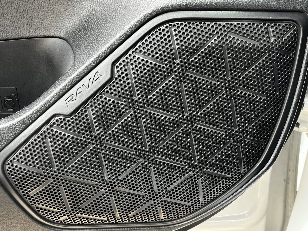 Used 2024 Toyota RAV4 XLE Premium image 22