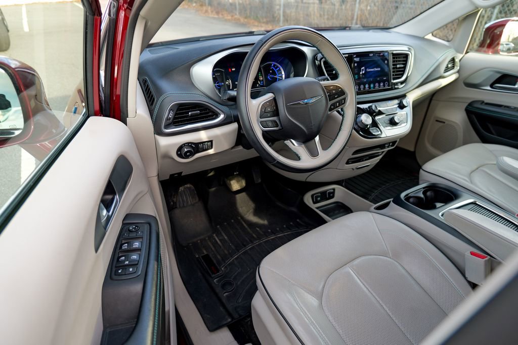 Used 2018 Chrysler Pacifica Limited w/ Advanced Safetytec Group image 16