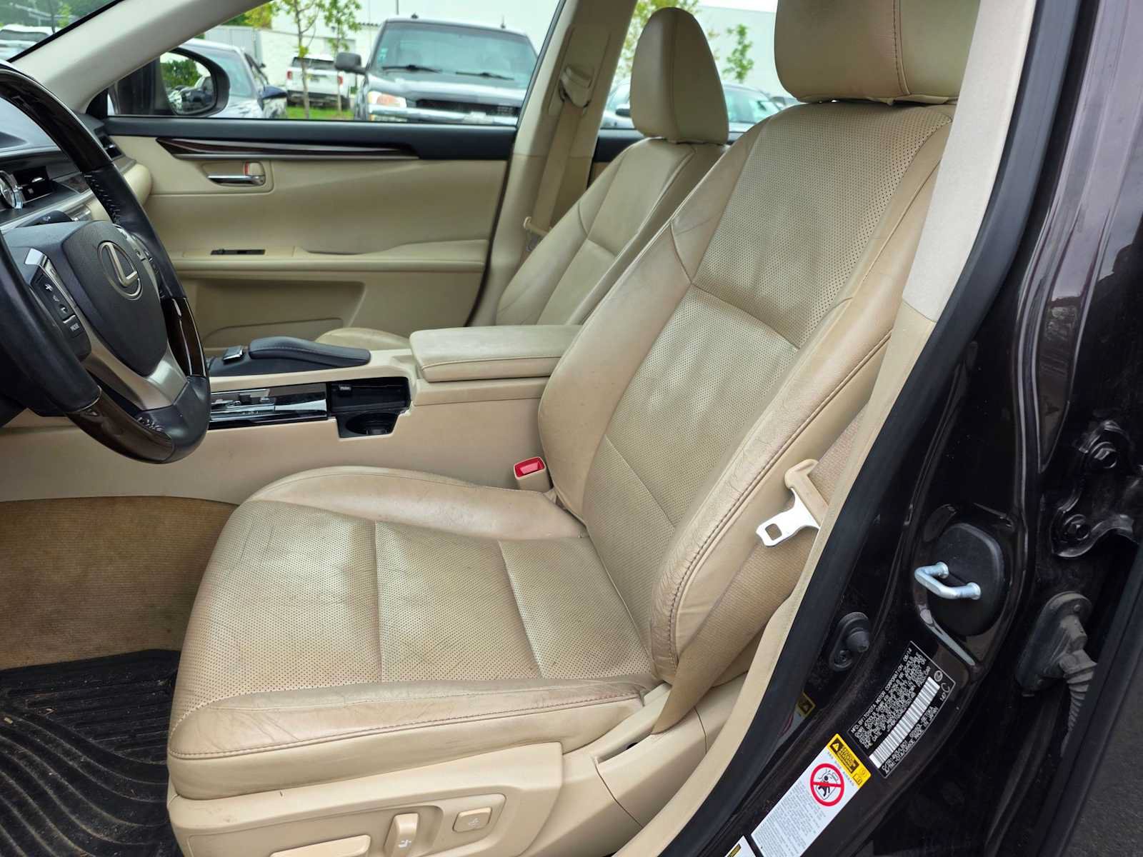 Used 2014 Lexus ES 350 w/ Luxury Package FWD image 9