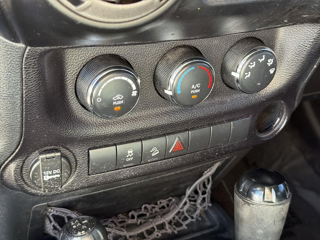 Used 2015 Jeep Wrangler Sport AWD/4WD image 34