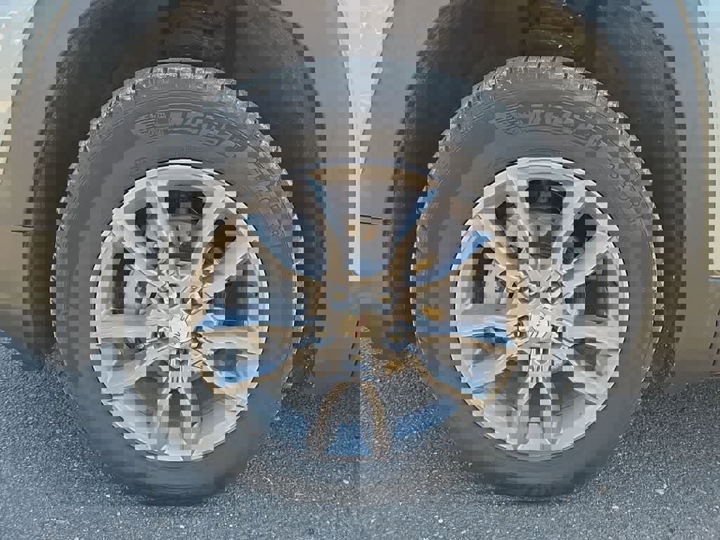 Used 2023 GMC Terrain SLT w/ Tech Package image 10