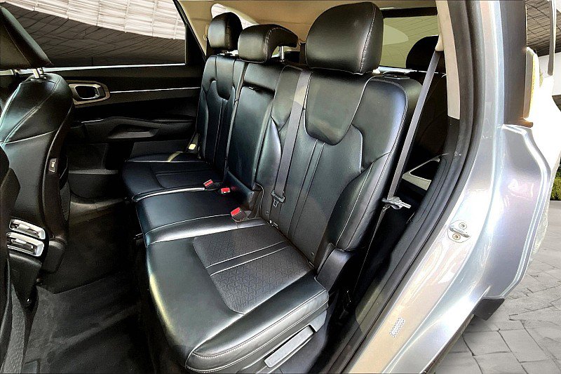 Used 2022 Kia Sorento S image 27