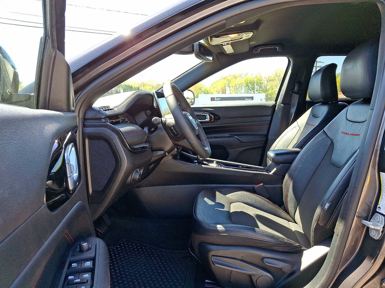 Used 2024 Jeep Compass Trailhawk image 15