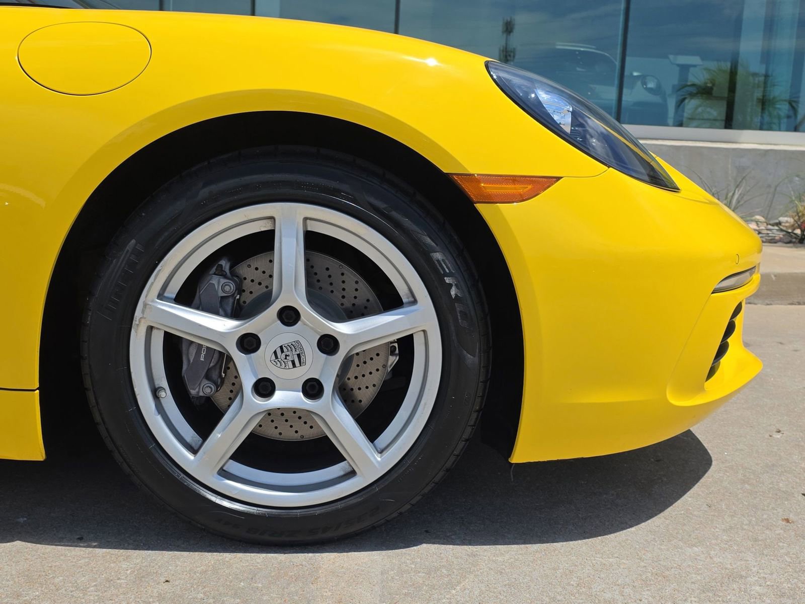 Used 2019 Porsche 718 Boxster RWD image 11