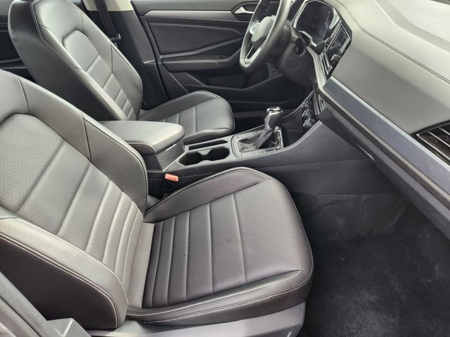 Used 2024 Volkswagen Jetta SE FWD image 11