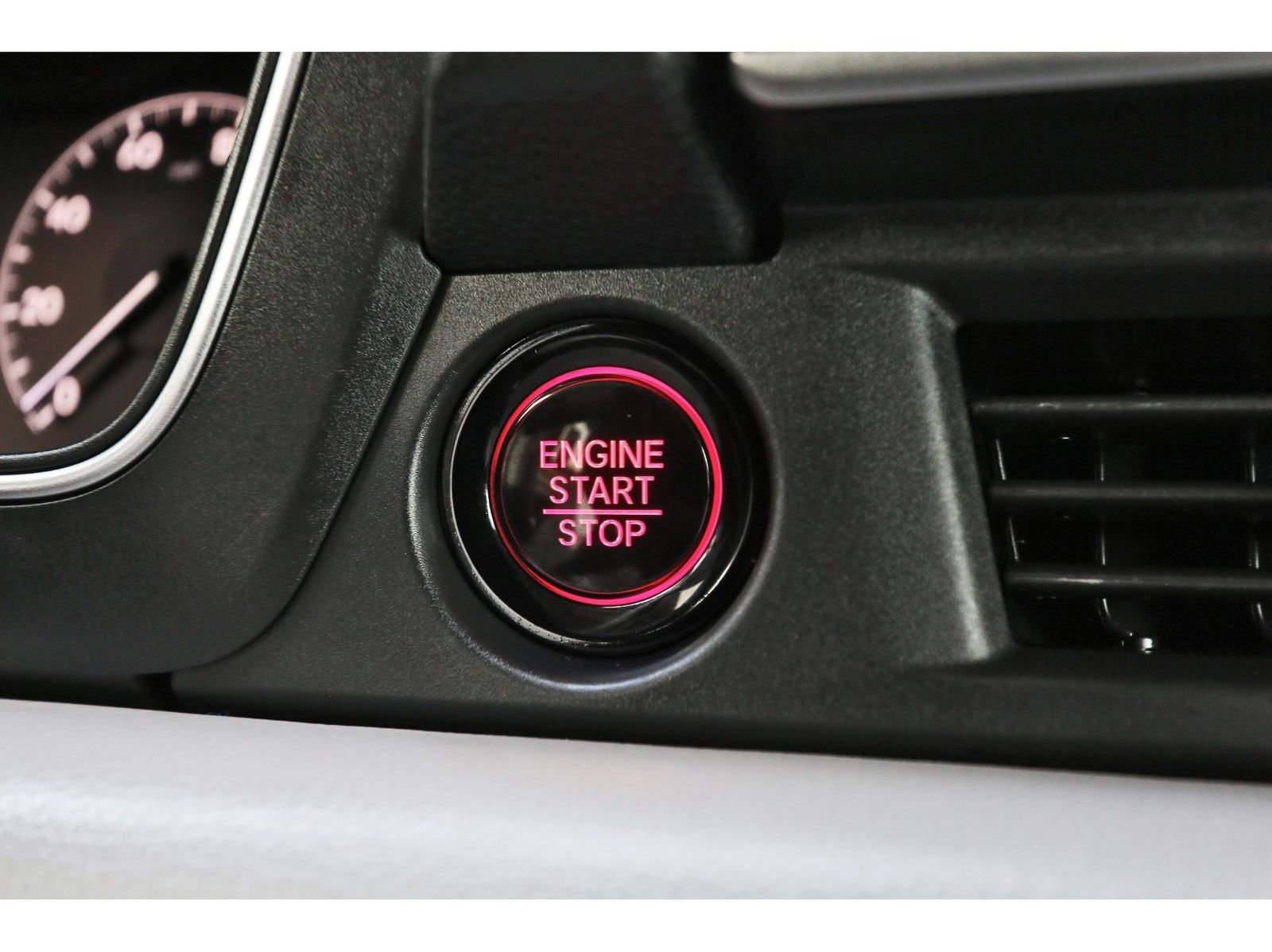 Used 2025 Honda Pilot EX-L image 29