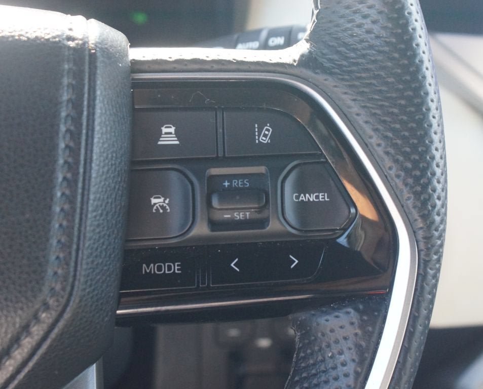 Used 2023 Toyota Sequoia Capstone AWD/4WD image 11