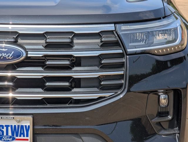 Used 2025 Ford Explorer Active w/ Active Comfort Package RWD image 9