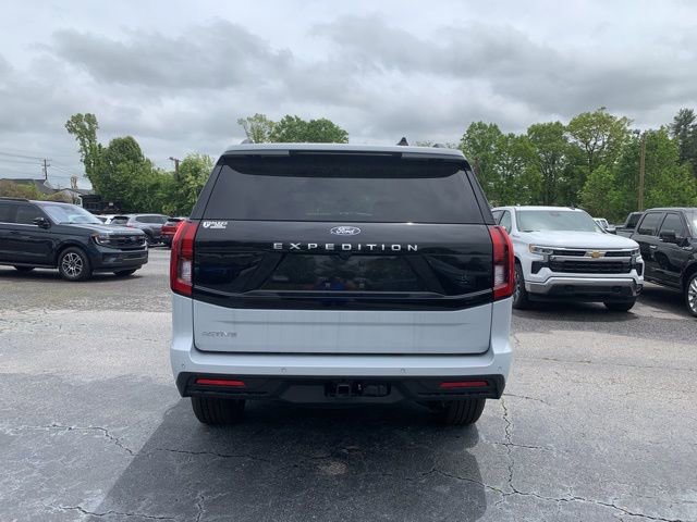 New 2025 Ford Expedition Active RWD image 7