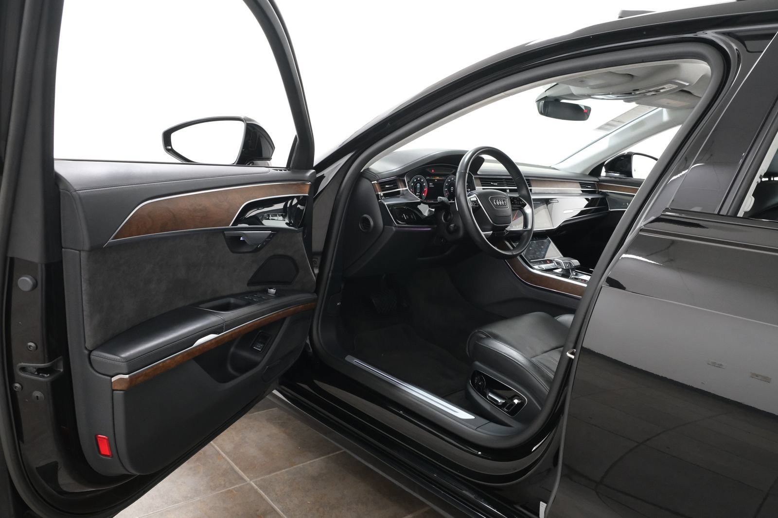 Used 2021 Audi A8 L 4.0T w/ Luxury Package AWD/4WD image 25