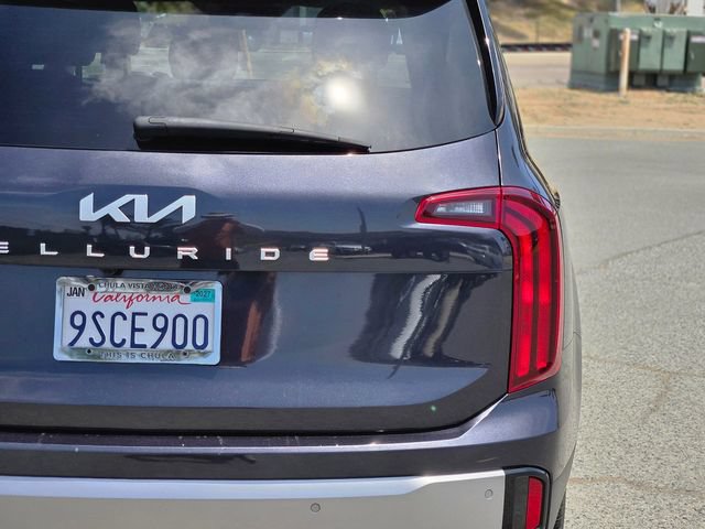 Used 2025 Kia Telluride LX FWD image 9