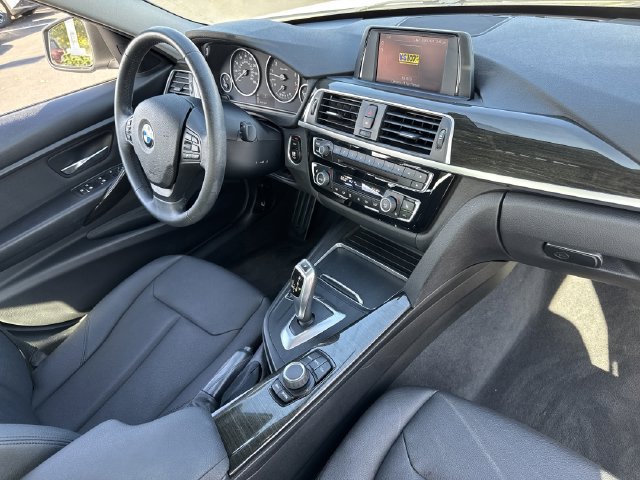 Used 2018 BMW 320i Sedan w/ Convenience Package RWD image 27