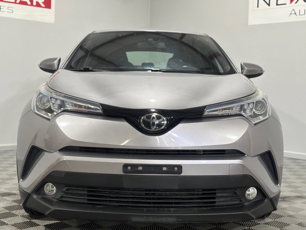 Used 2018 Toyota C-HR XLE image 4
