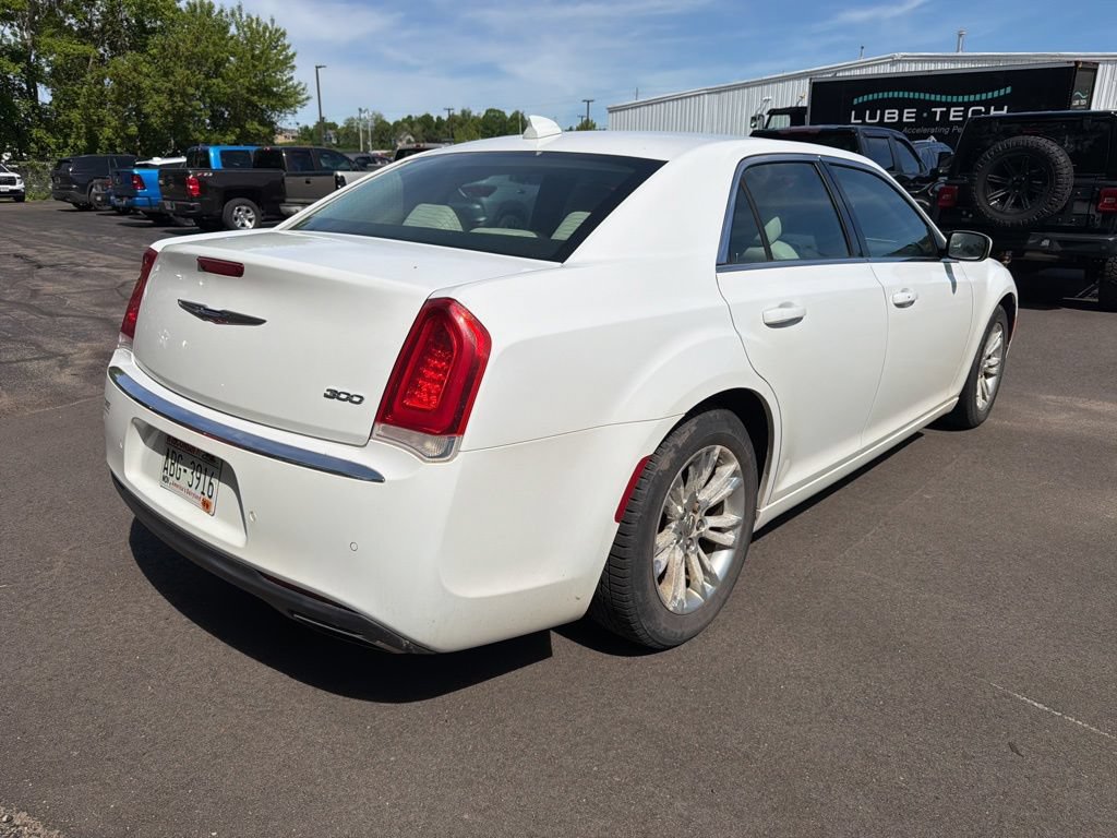 Used 2017 Chrysler 300 Limited w/ 300 Premium Group RWD image 3