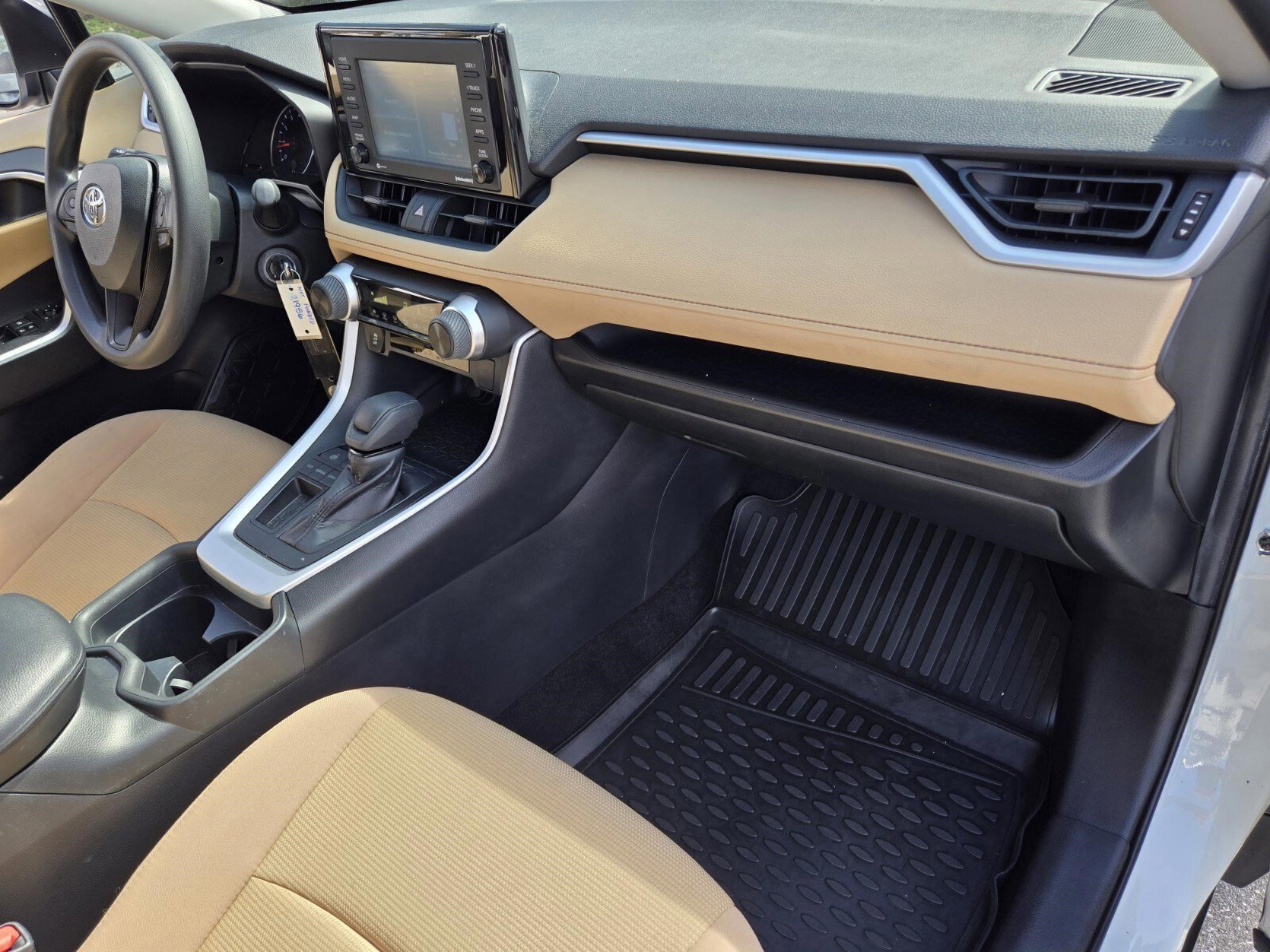 Used 2020 Toyota RAV4 LE image 24