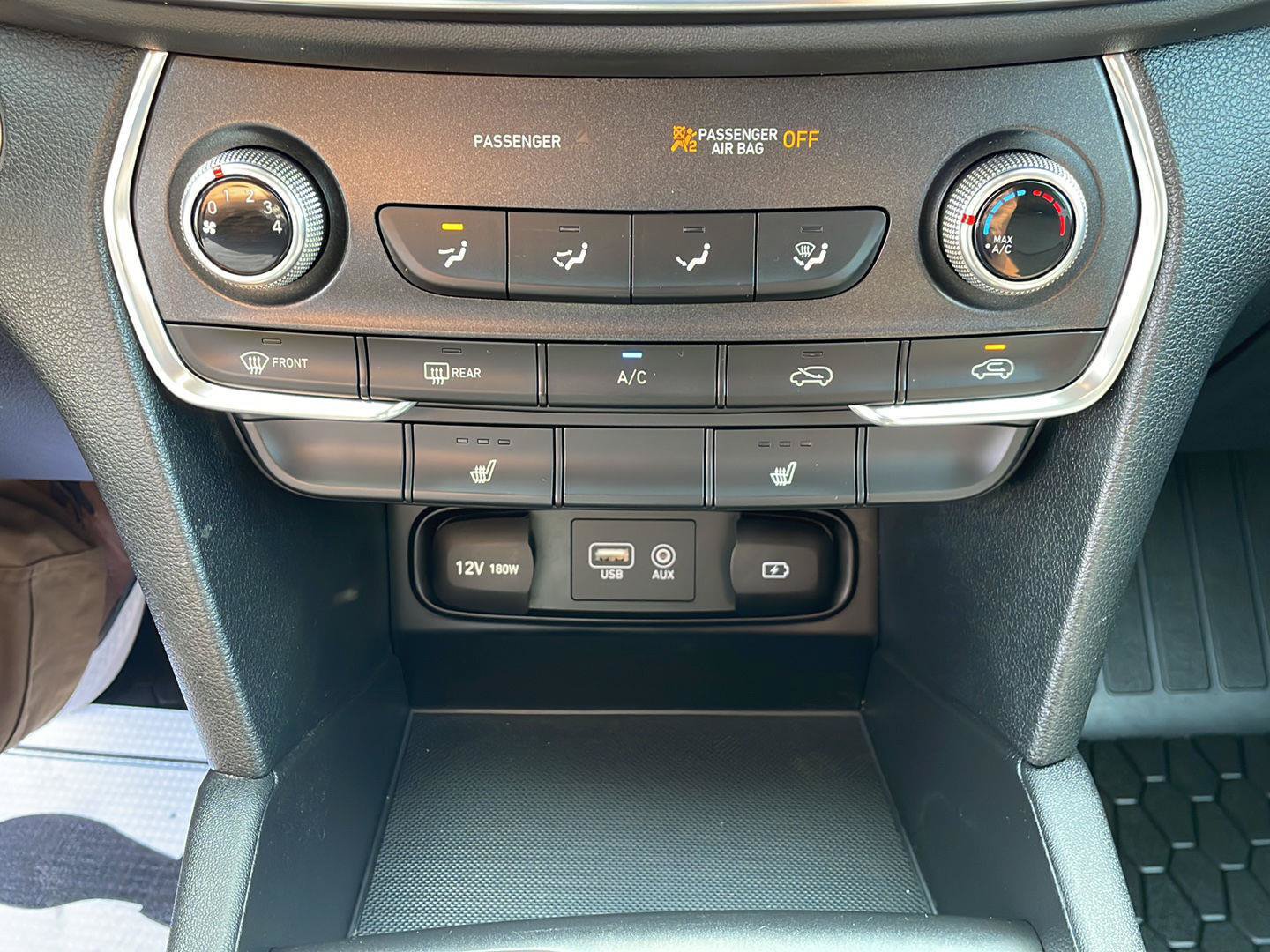 Used 2019 Hyundai Santa Fe SEL AWD/4WD image 22