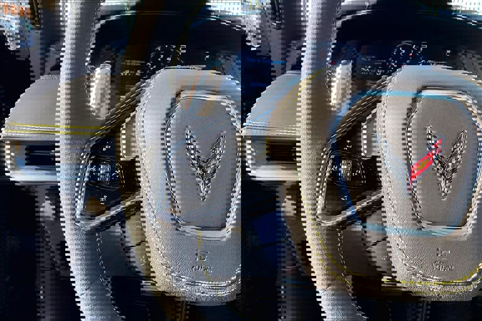 Used 2022 Chevrolet Corvette Stingray Premium Conv w/ Z51 Performance Package image 19