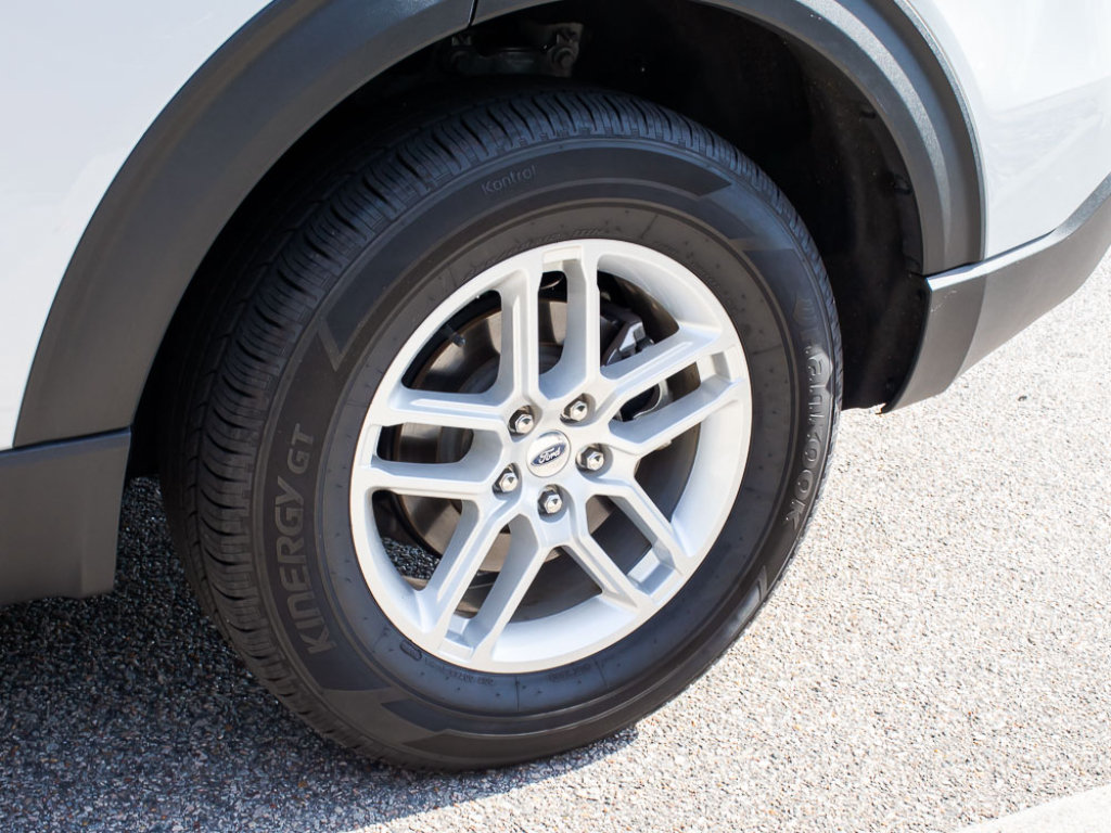 Certified 2025 Ford Explorer Active AWD/4WD image 6