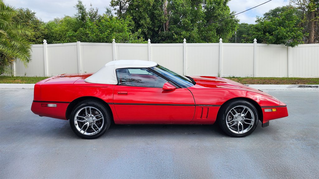Used 1990 Chevrolet Corvette Convertible RWD image 17