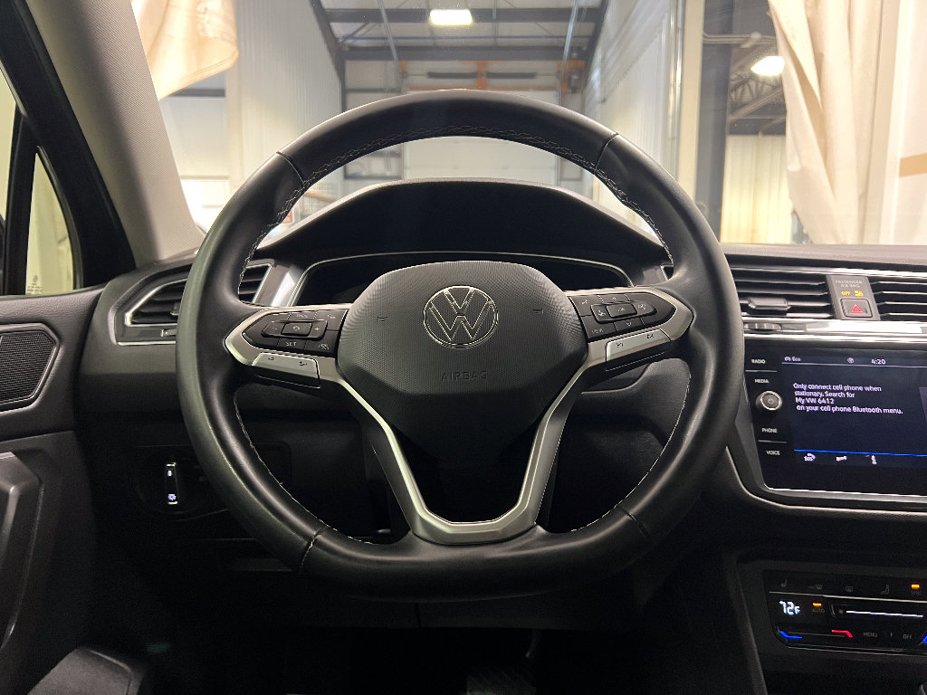 Used 2022 Volkswagen Tiguan SE w/ Panoramic Sunroof Package image 10