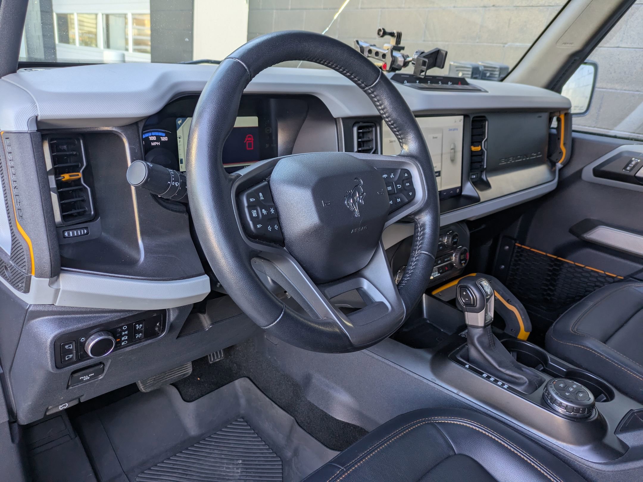 Used 2023 Ford Bronco Badlands image 10