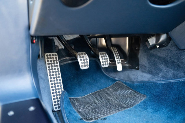 Used 2008 Aston Martin V8 Vantage Roadster 6-Speed image 60