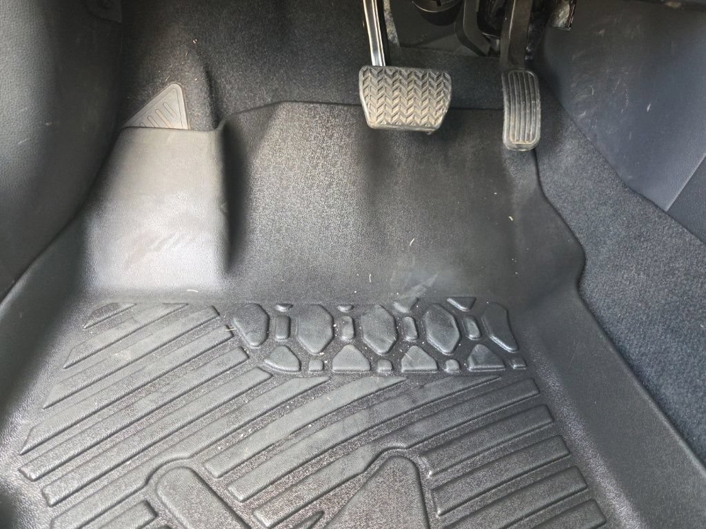 Used 2025 Toyota Corolla XSE FWD image 40